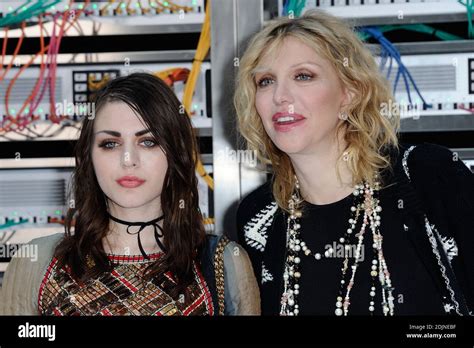 frances bean cobain chanel|Courtney love & Frances bean at Chanel show .